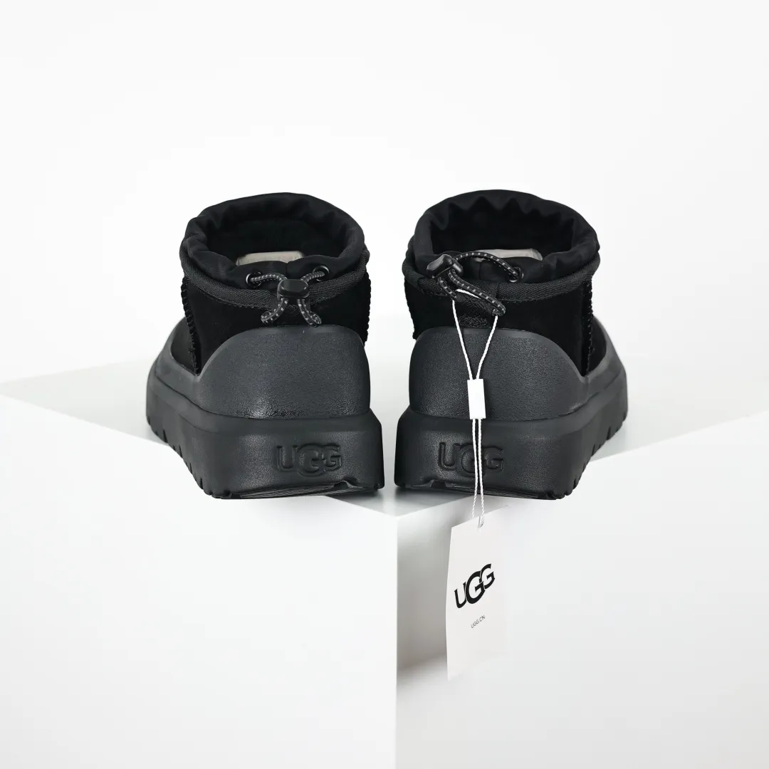Copy price 💰700 Core recommendation Good price It is a very suitable choice for home furnishings. In recent years, uug has launched a series of styles, which are partial to the preferences of young consumers and have also moved to the forefront of fashion trends. Shoe material: water-repellent coated suede upper, 17mm UGGPURE™ implantable wool insole, lightweight non-slip and comfortable rubber outsole, with brand LOGO and trademark. Comes with a full set of packaging. Size: 35 36 37 38 39 40 41 42 43 44 45